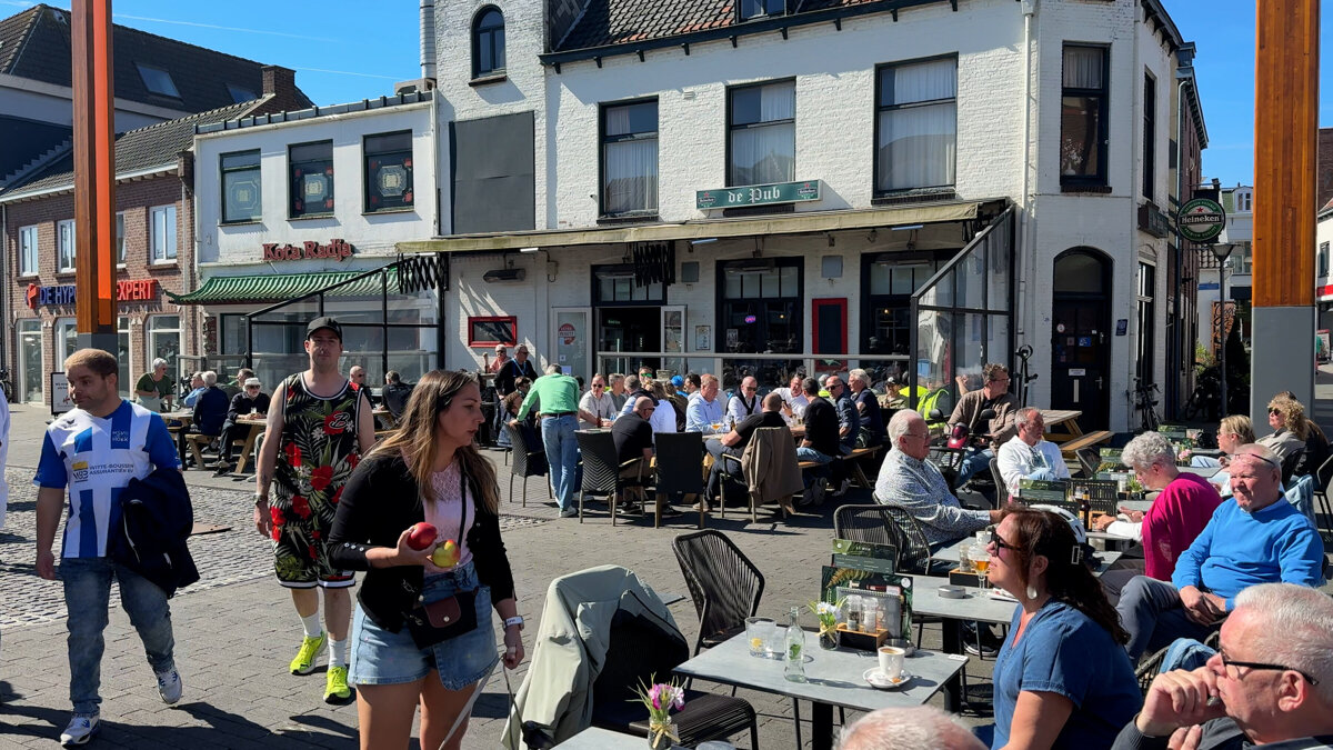 Terrassen vol tijdens Scheldeprijs - ©Omroep ZVL.jpg