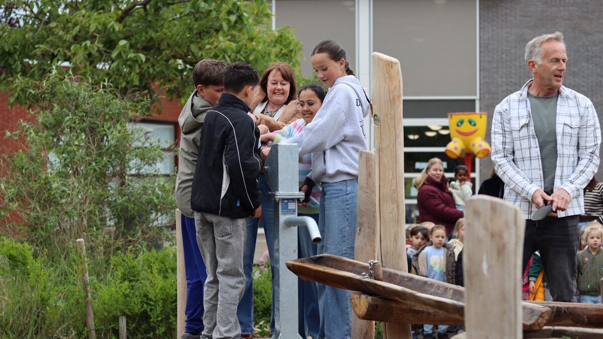 Groen Schoolplein Prins Willem van Oranjeschool.jpg