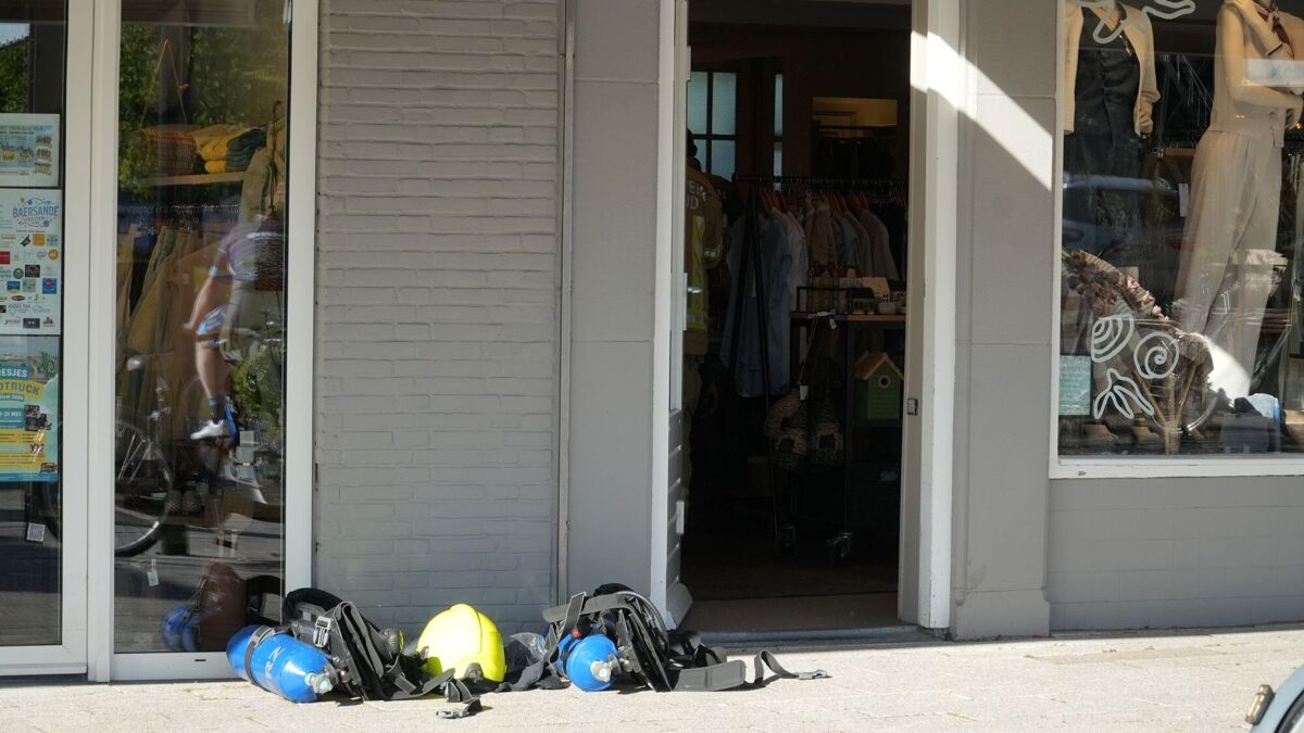 2026.04.29 Brandgerucht winkel Spuiplein Breskens_1.JPG