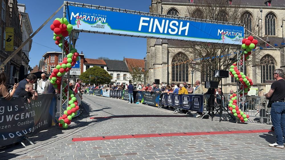Marathon Zeeuws-Vlaanderen finish.jpg