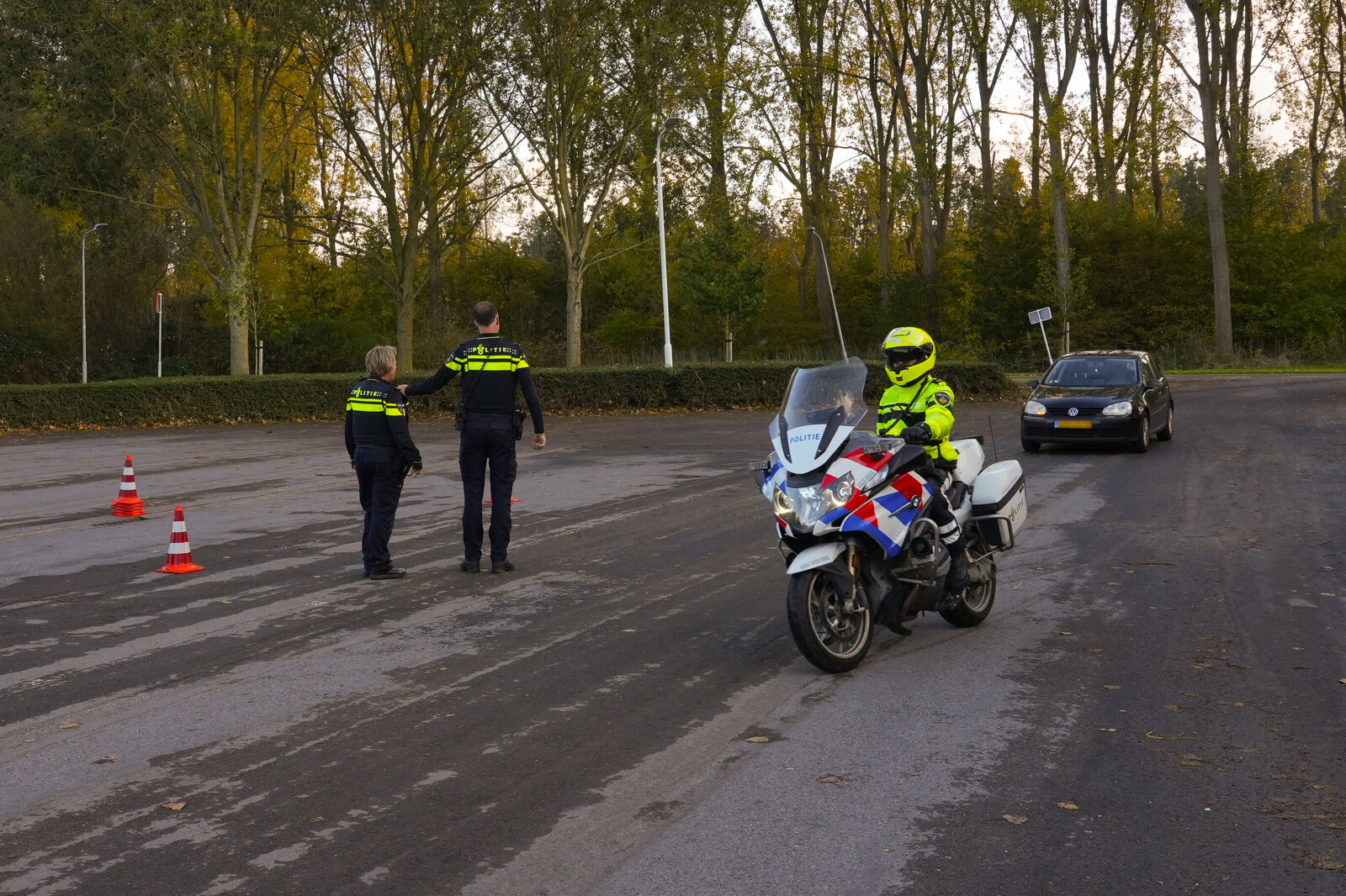 Politie schrijft veertien bekeuringen uit bij verkeerscontrole in Hulst8