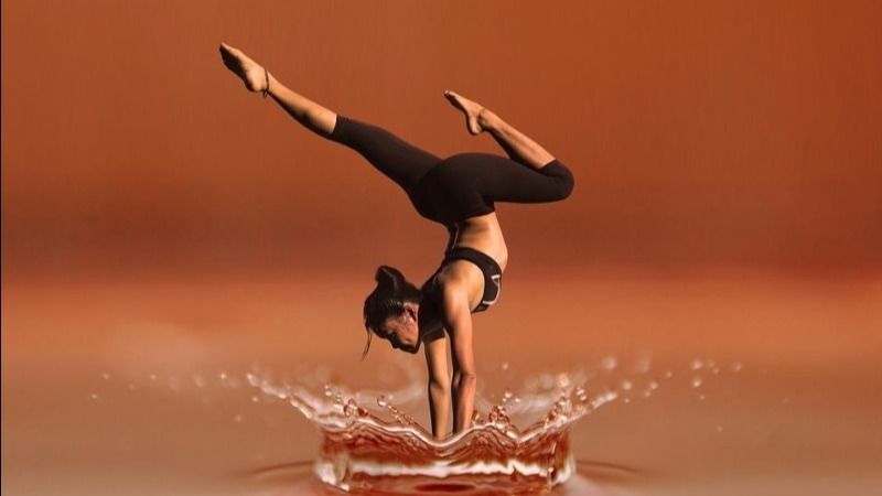 Handstand turnen.jpg