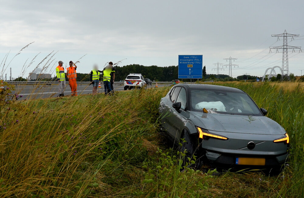 2026.07.26 Auto in greppel N62 .00_00_34_13.Still001