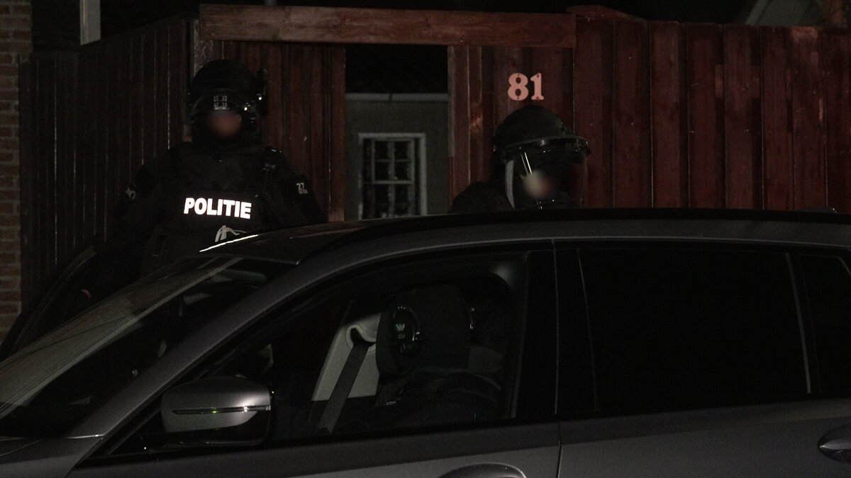 2026.04.09 Overval Plus Hoek.00_01_09_40.Still013.jpg