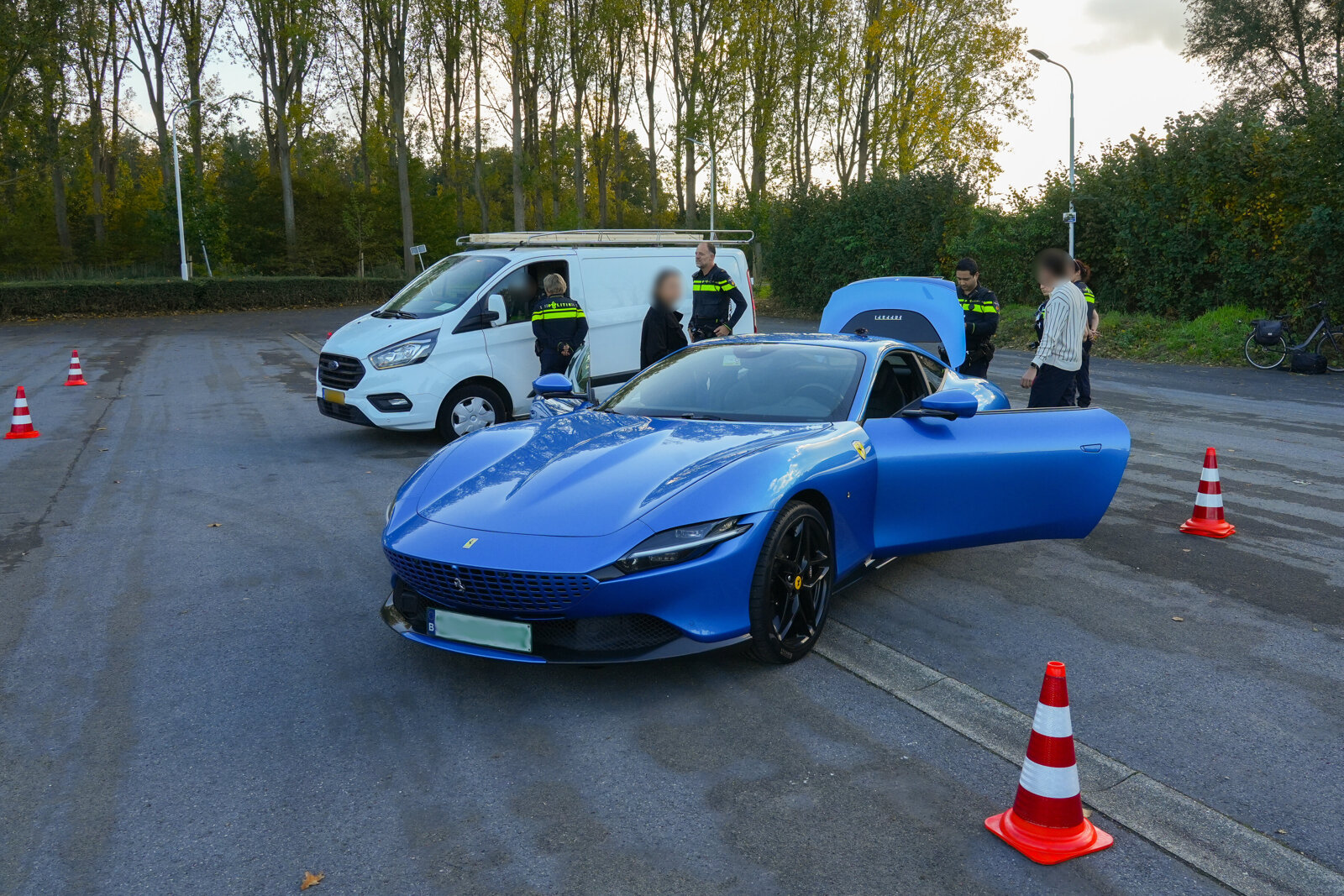 Politie schrijft veertien bekeuringen uit bij verkeerscontrole in Hulst12