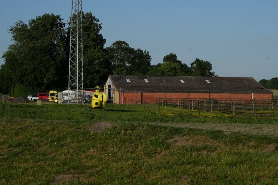 Traumahelikopter en brandweer ingezet na val door dak in Sint Jansteen
