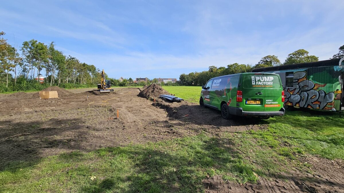 Bouw pumptrackbaan Nieuwvliet begonnen (7)