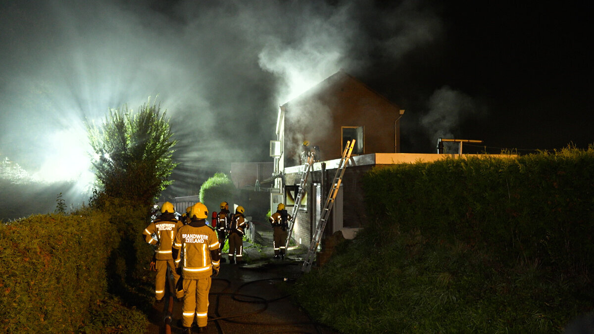 2026.10.19 Woningbrand aan Bovenweg Sluiskil.00_00_07_19.Still002