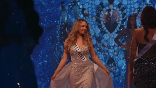 Romika Hooi tijdens de verkiezing van Miss Nederland - ©Privéarchief (6)