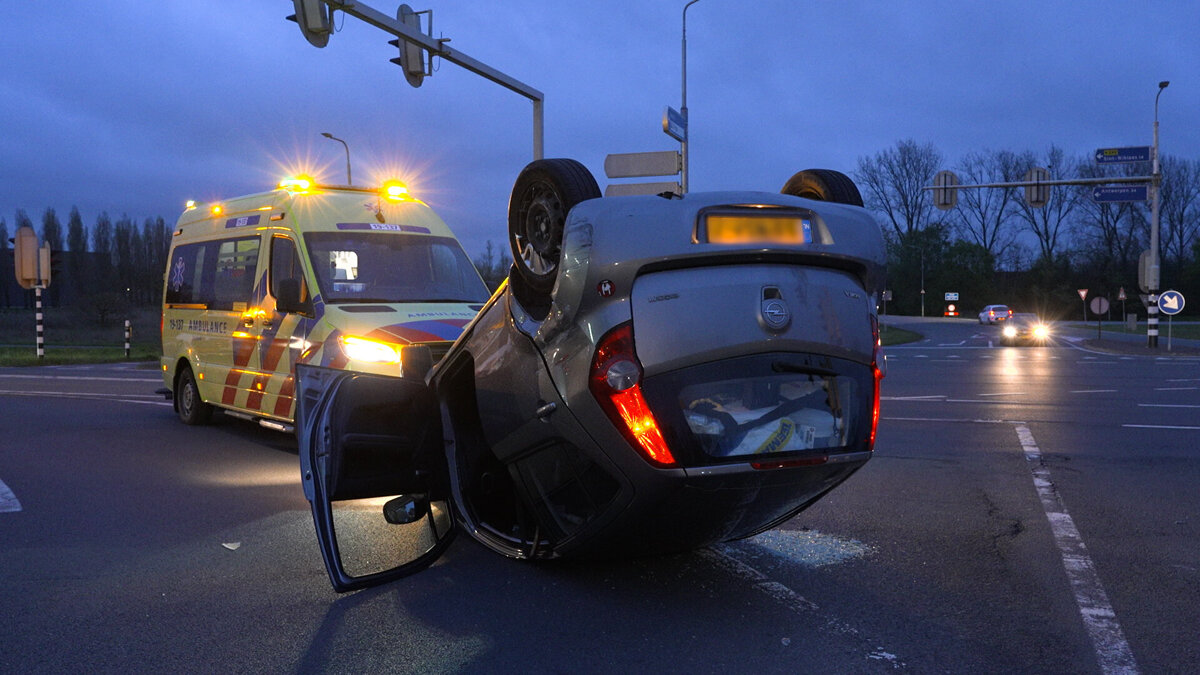 2026.04.03 Ongeval kruising St Jansteen en Aardenburg.00_00_10_36.Still002.jpg