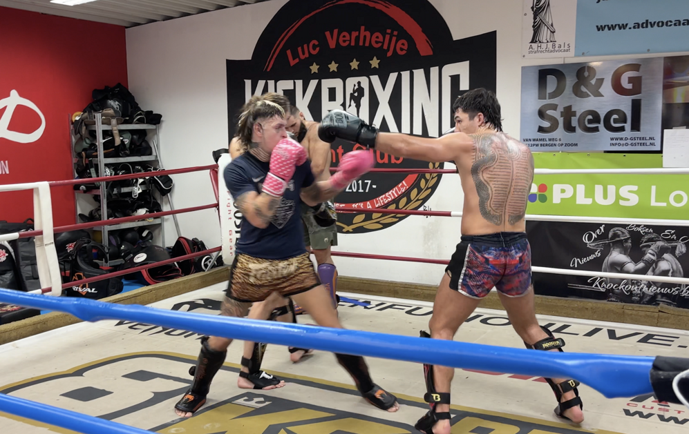 Thian de Vries droomt van de top in MMA, maar blijft trots op Zeeuws-Vlaanderen