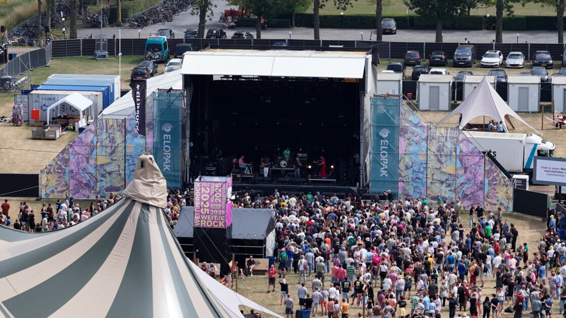Dotan en Bazart op het podium van WeitjeRock