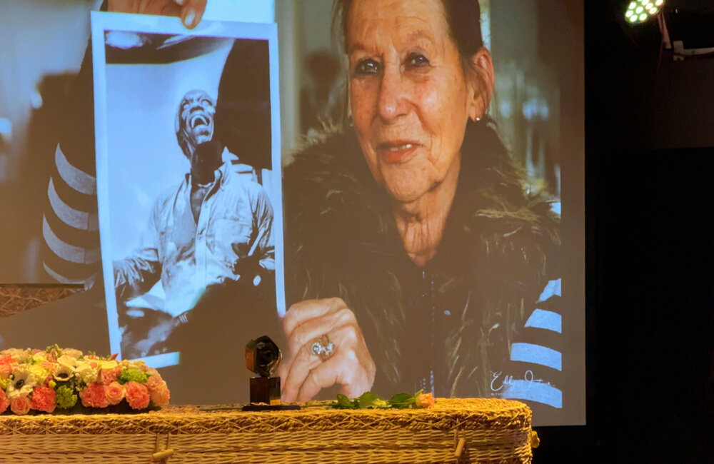 Foto Maja Lemmen bij afscheid.jpg