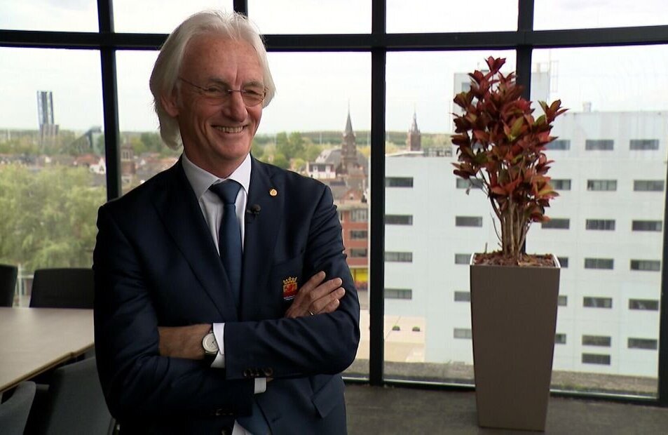 (ex-)Gemeentebode Cees de Bruijne gemeente Terneuzen - ©Omroep Zeeland