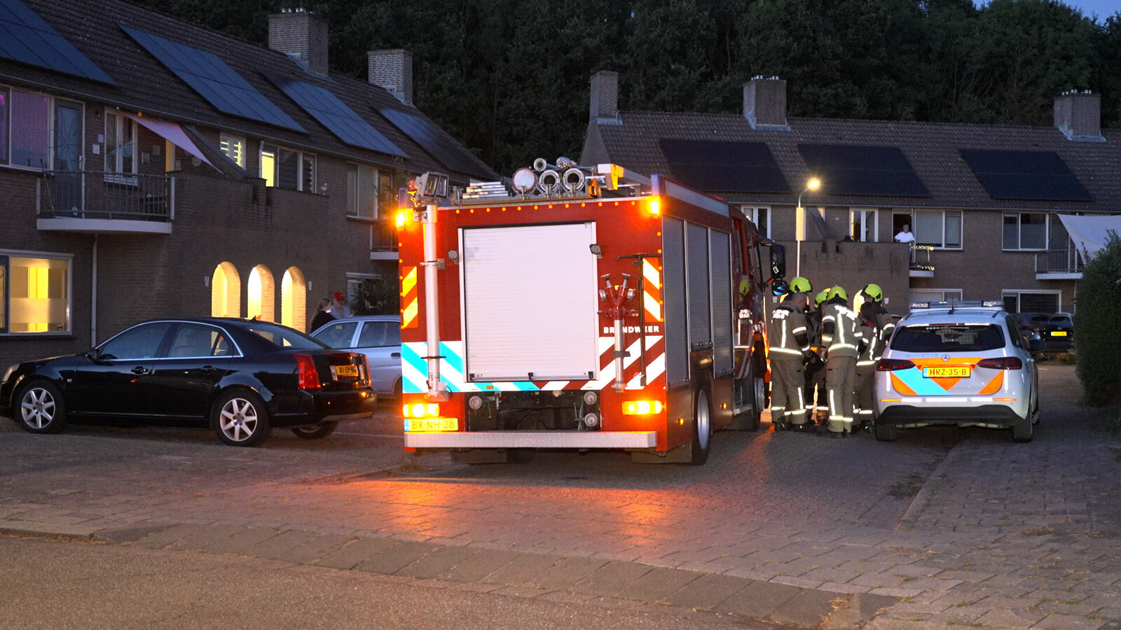 Overleden persoon gevonden in woning Sint Jansteen, politie start onderzoek.00_00_00_00.Still008