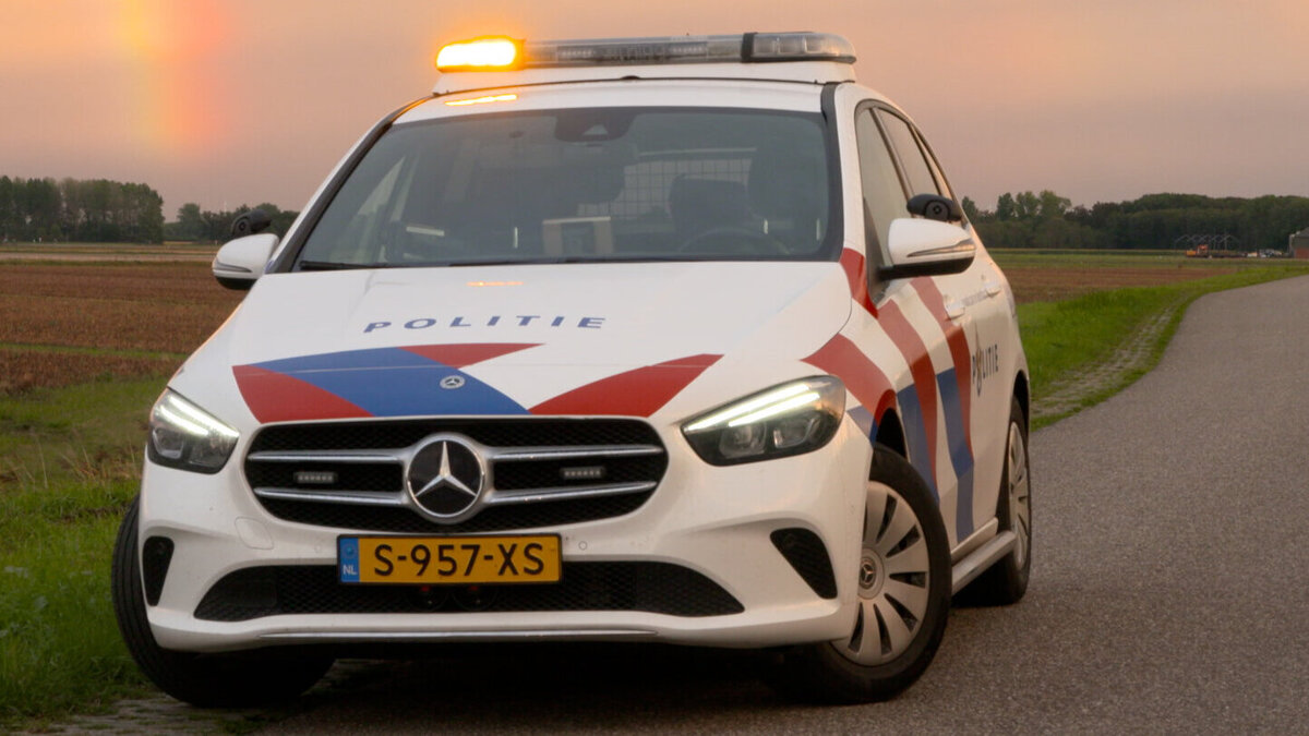 Archief_112_Politie B-klasse Zonsondergang polder.jpg
