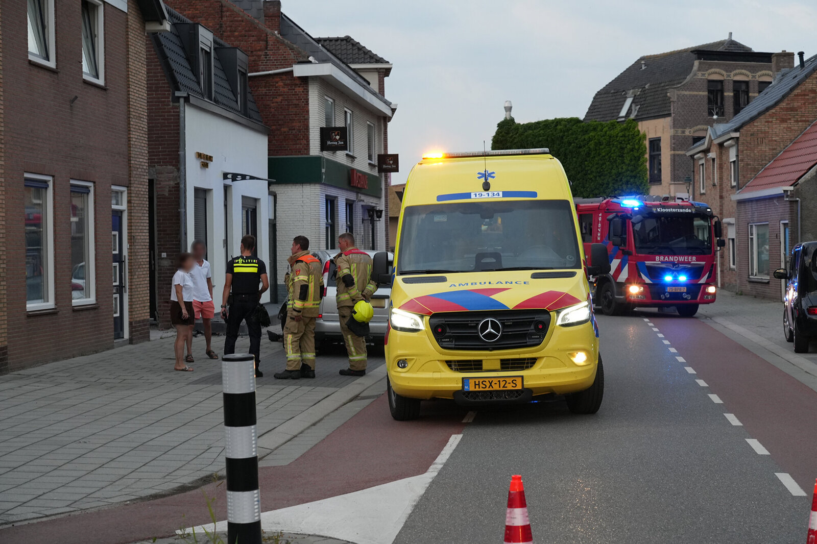 2026.06.27 Auto rijdt tegen gevel van woning in Kloosterzande4