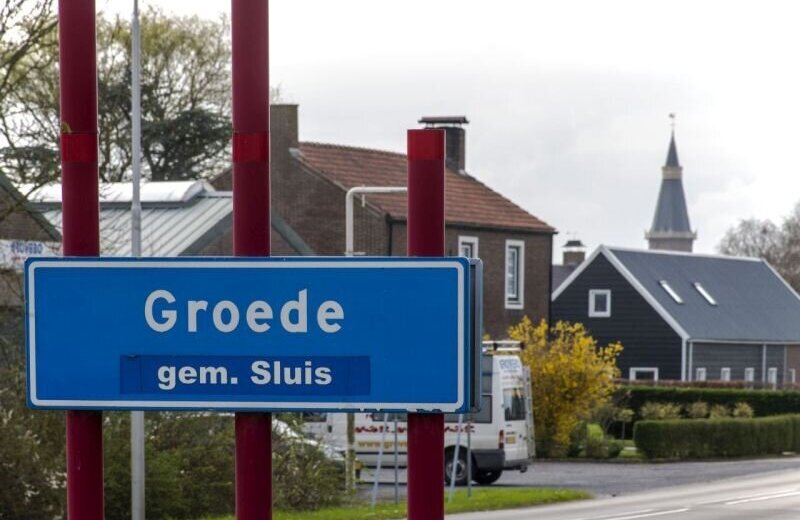 Kernen Groede - plaatsnaambord EK.jpg