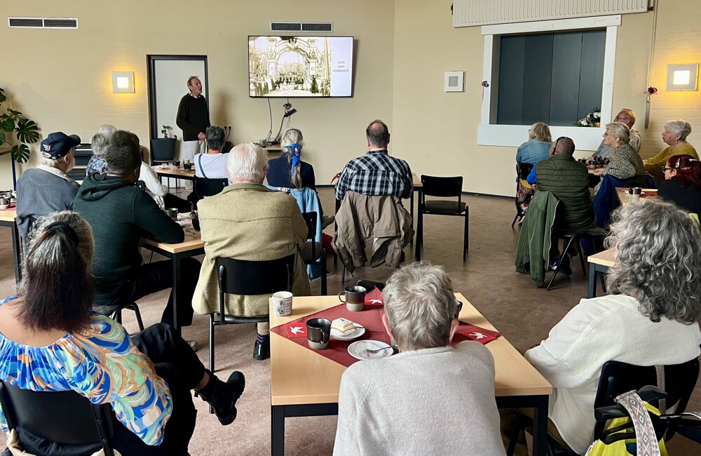lezing Frank Herrebouts en Vrijheidsmaaltijd Buurthuis de Triangel.jpeg