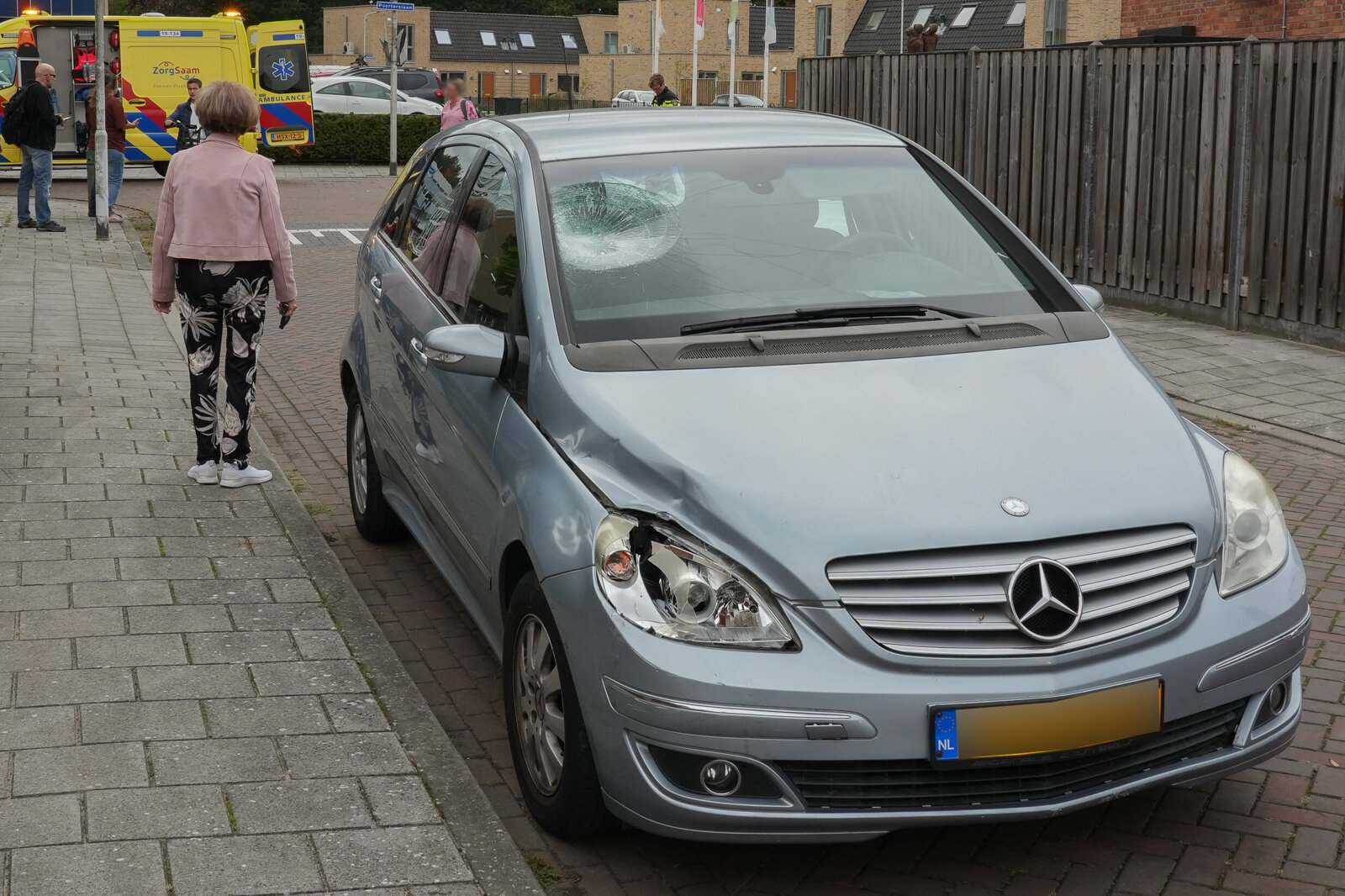 Scholier gewond bij aanrijding naast school_6