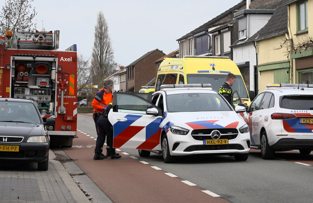 2026.03.27 Persoon overleden na reanimatie op straat in Axel.00_00_34_23.Still002.jpg