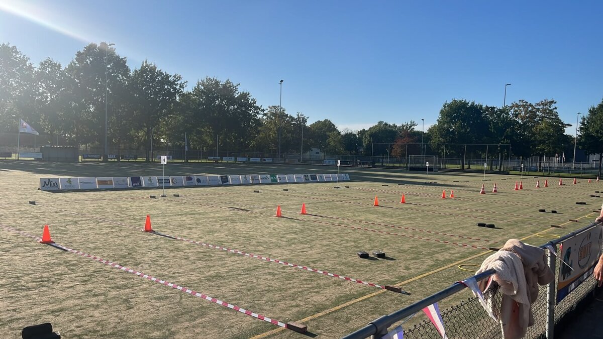 De hockeyvelden werden omgetoverd tot petanquebanen - ©Omroep ZVL