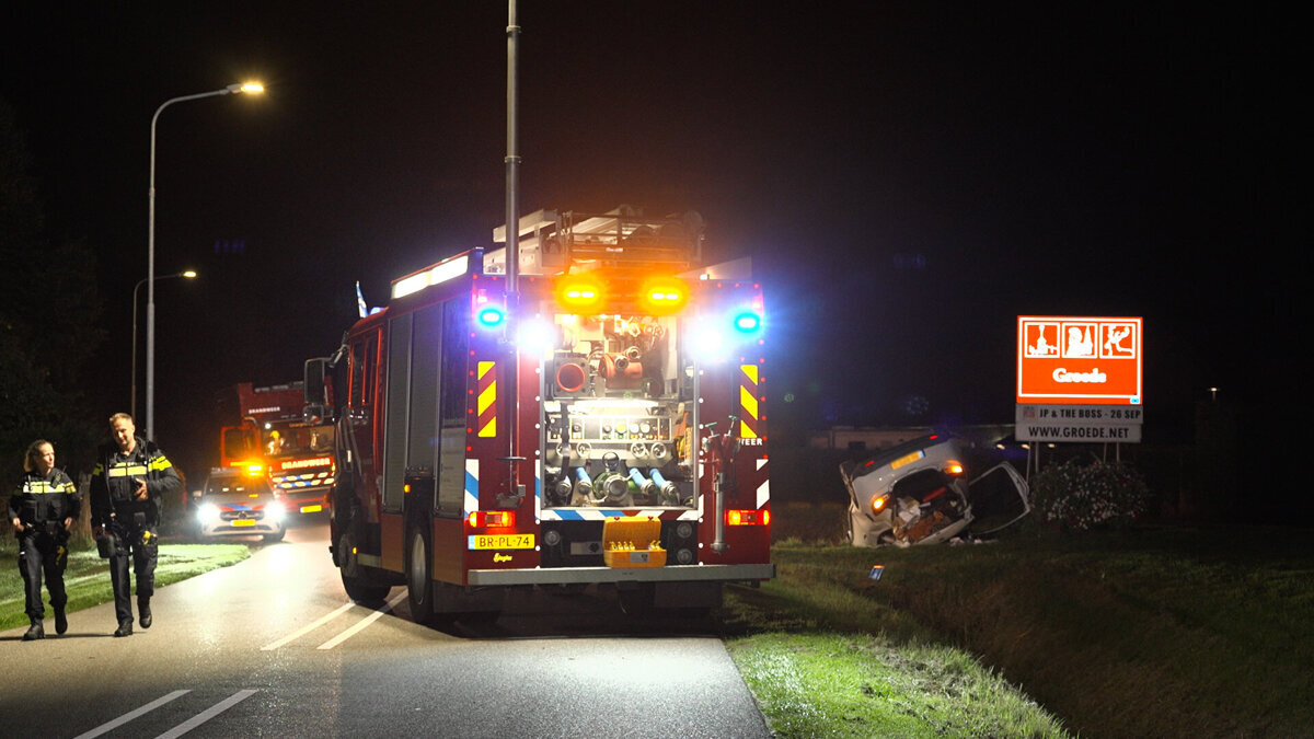 2026.09.21 Zware crash in Groede, bestuurder mee met traumahelikopter.00_00_04_24.Still005