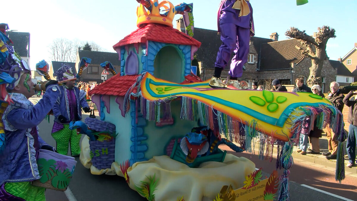 Carnavalsoptocht Steen4.jpg