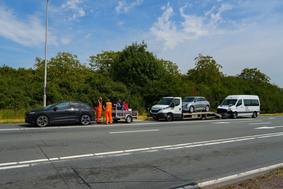 Flinke schade bij kop-staartbotsing voor stoplichten Terneuzen
