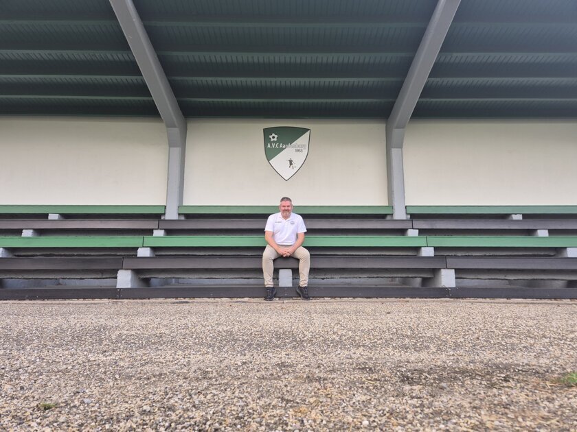 Wilco brengt ode aan amateurvoetbal en bezoekt alle clubs