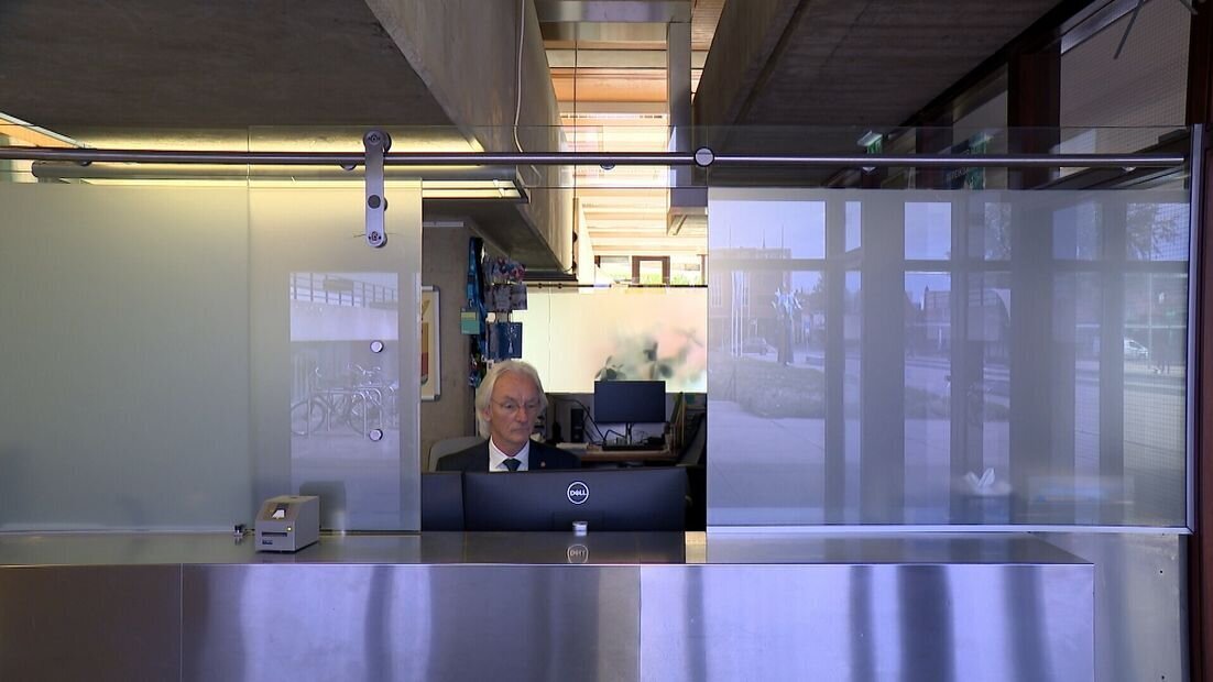 Een van de vele werkplekken van Cees - ©Omroep Zeeland
