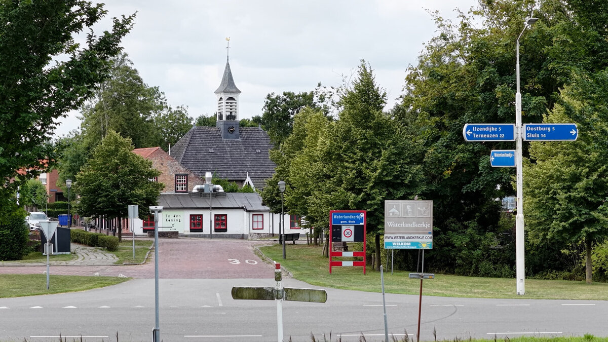 Archief_Waterlandkerkje_aanzicht_2