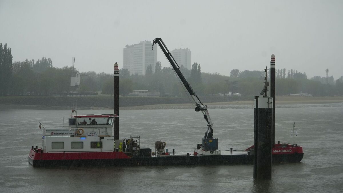 Foto_2_Olie lekt schelde in na zinkend schip_2026.04.17 .JPG