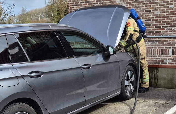 Autobrand_Copyright: brandweersluis.jpg