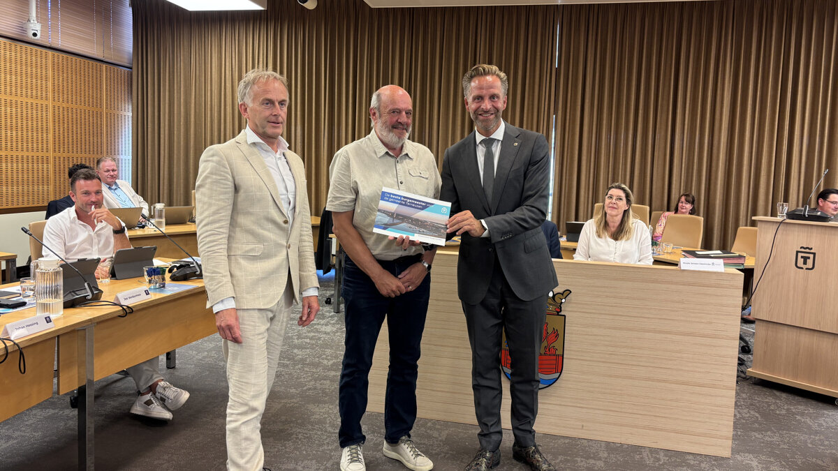 aanbieden profielschets aan cvdk hugo de Jonge