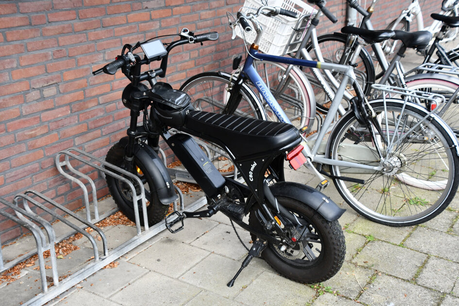 Fatbike en auto botsen, positieve drugstest bij een van de bestuurders