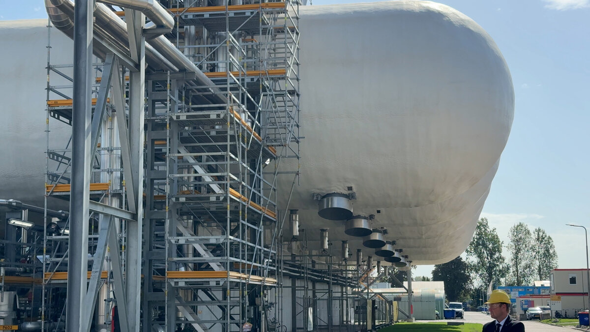 De tanks waar de CO2-vloeistof in opgeslagen wordt - ©Omroep ZVL