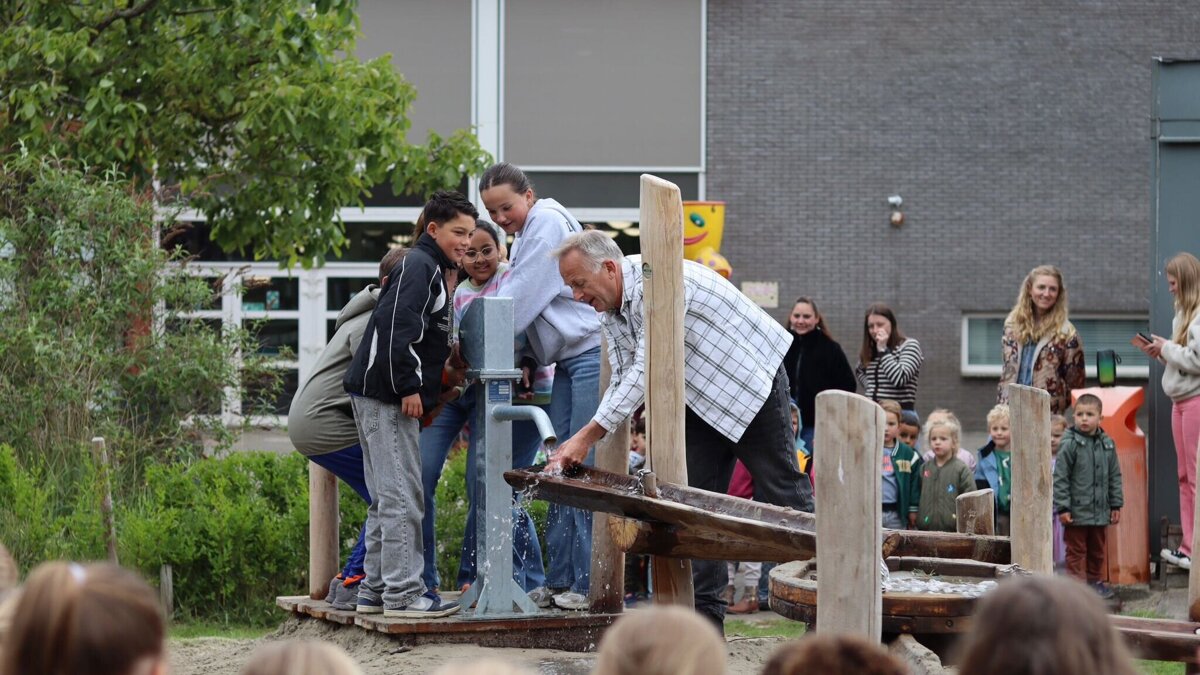 Groen Schoolplein Prins Willem van Oranjeschool.jpg