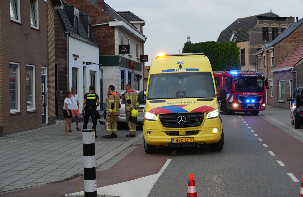 2026.06.27 Auto rijdt tegen gevel van woning in Kloosterzande4