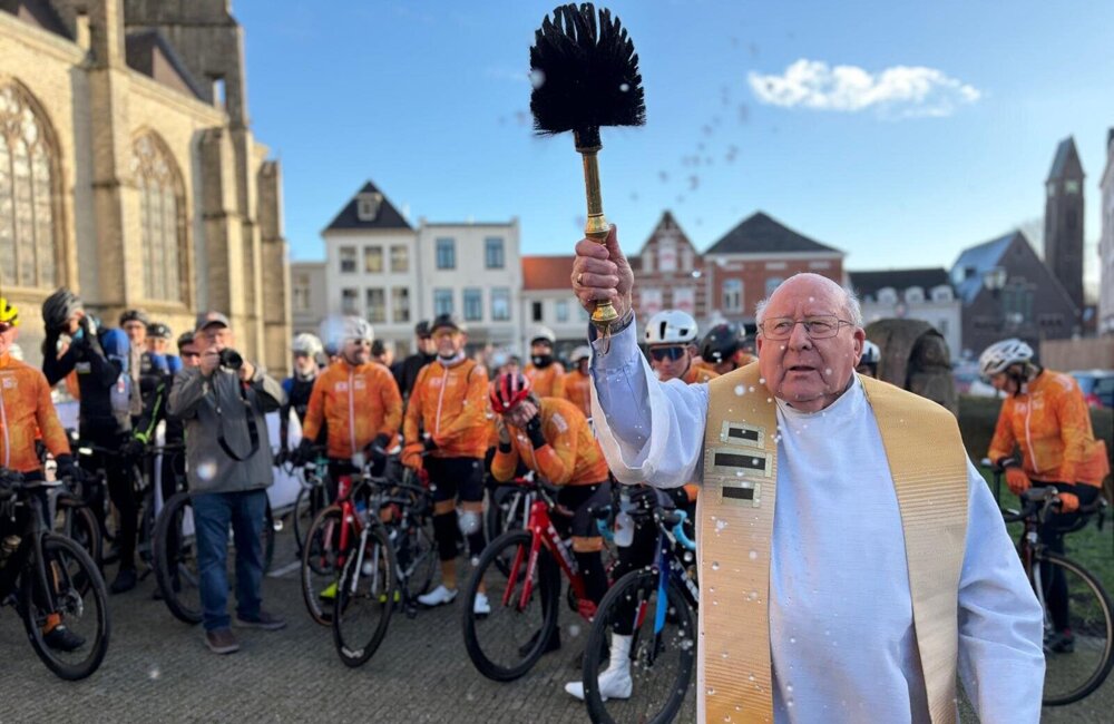 Wielerzegening Hulst 2026 4.jpeg