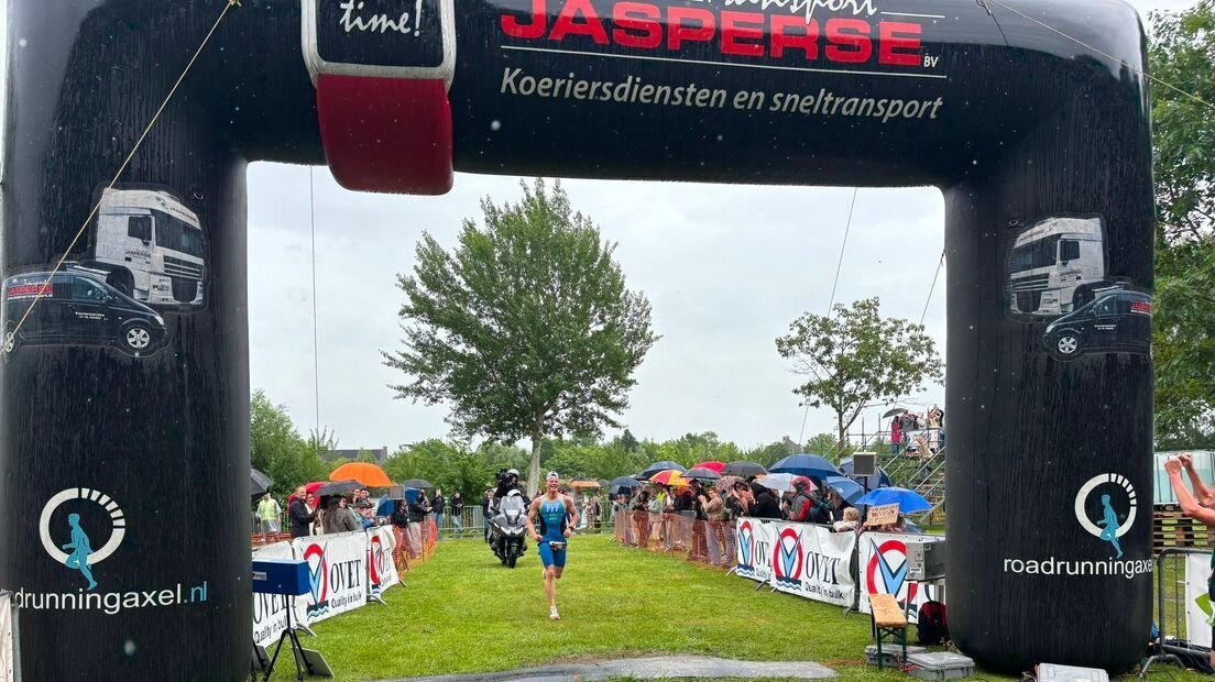 Sportief spektakel bij de Otheense Kreek: Achtste Triatlon van Terneuzen