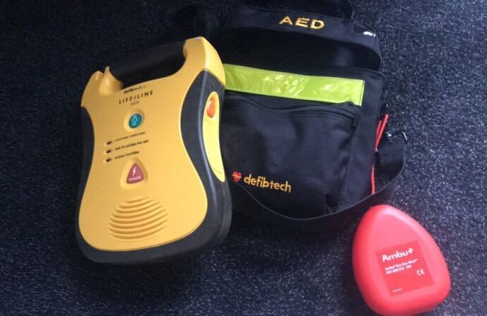 AED reanimatie 2.jpg