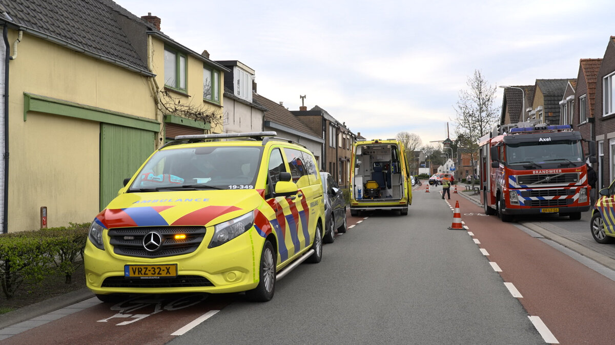 2026.03.27 Persoon overleden na reanimatie op straat in Axel.00_00_07_05.Still001.jpg