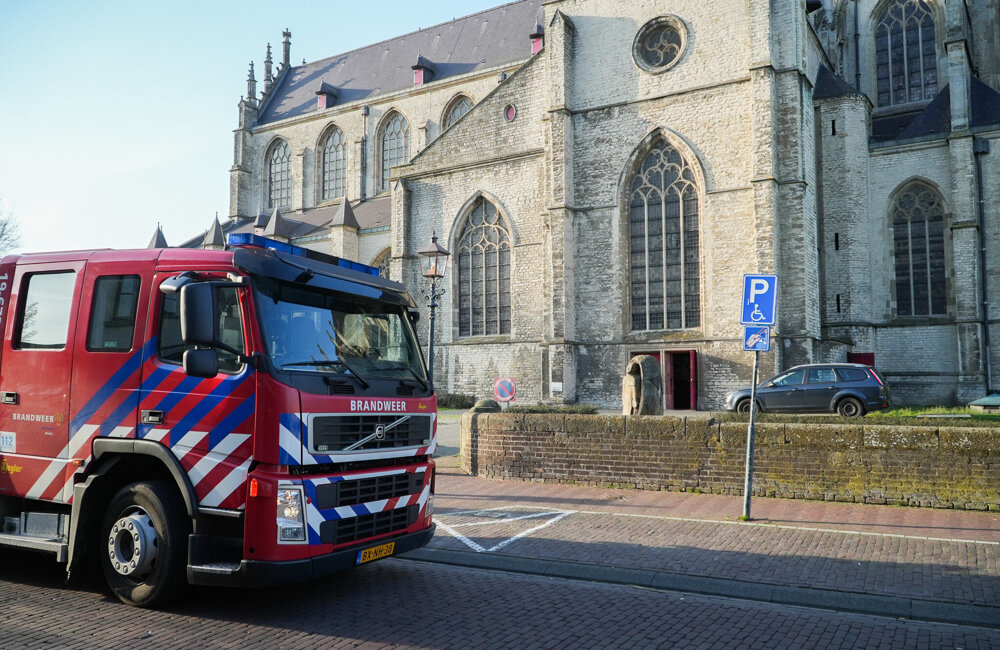 Foto_9_Brandgerucht basiliek Hulst_2026.03.04 .jpg