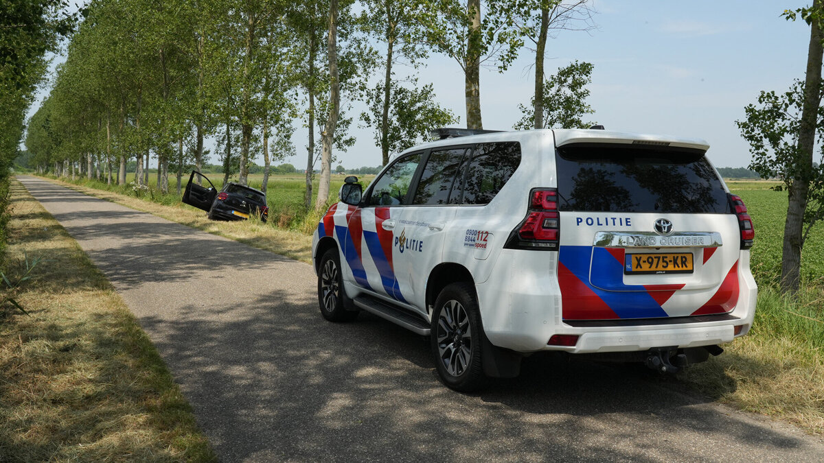 2026.06.26 Auto crasht tegen boom IJzendijke, bestuurder onder invloed4