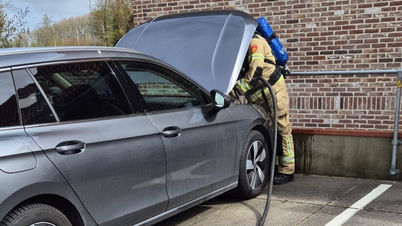 Autobrand_Copyright: brandweersluis.jpg