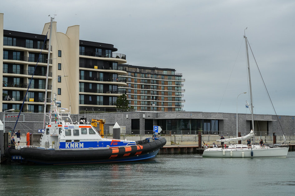 KNRM begeleidt zeiljacht na medische noodsituatie op Westerschelde