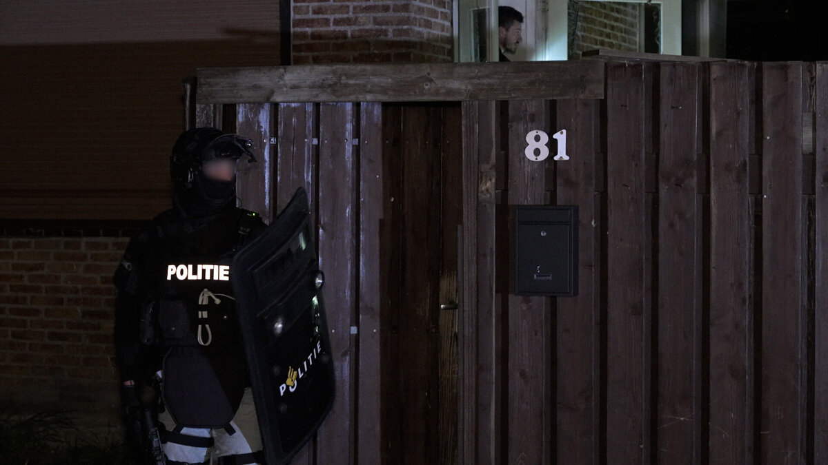 2026.04.09 Overval Plus Hoek.00_02_23_11.Still011.jpg