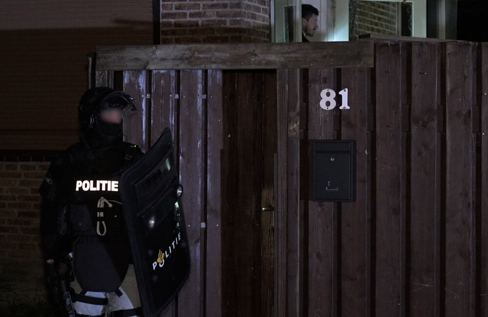 2026.04.09 Overval Plus Hoek.00_02_23_11.Still011.jpg