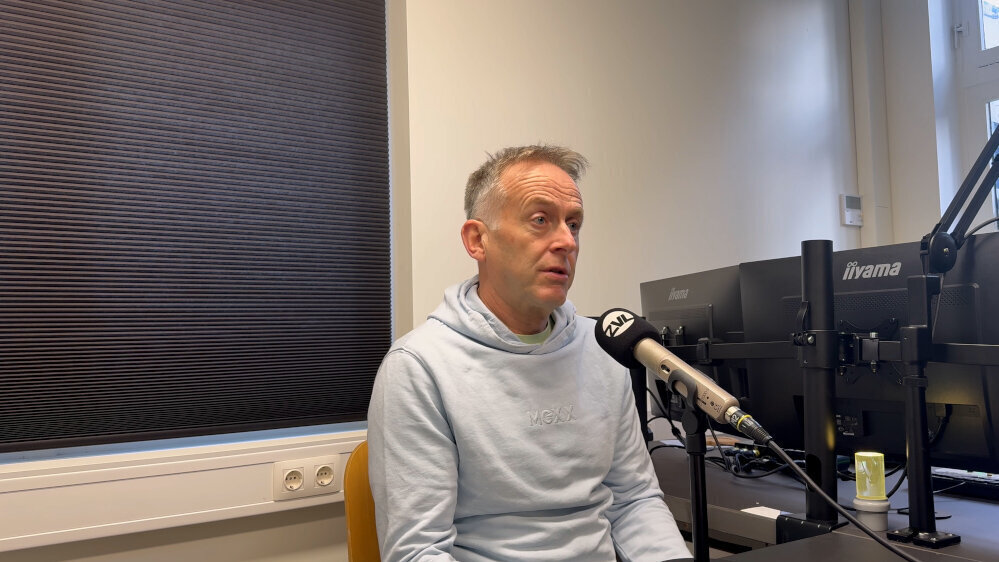 thumbnail Ronaut den Hollander.00_00_09_18.Still001.jpg